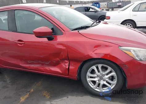 2017 Toyota Yaris Ia z USA, uszkodzony, nr VIN 3MYDLBYV1HY176742